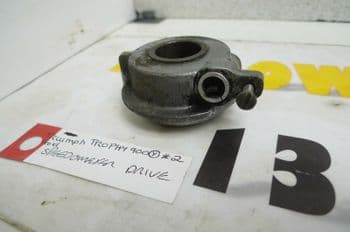 TRIUMPH TROPHY 900cc FRONT WHEEL SPEEDO DRIVE #2 (LOC-F)