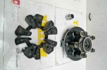 TRIUMPH TROPHY 900cc REAR SPROCKET HUB & CUSH DRIVE RUBBERS #2 (LOC-F)