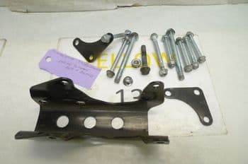 ZONTES ZT125 - 8A BREAKING. ENGINE TO FRAME BOLTS & BRACKETS (LOC-C)